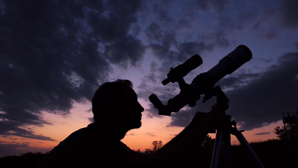 San Diego Astronomy Association observing the night sky with telescopes